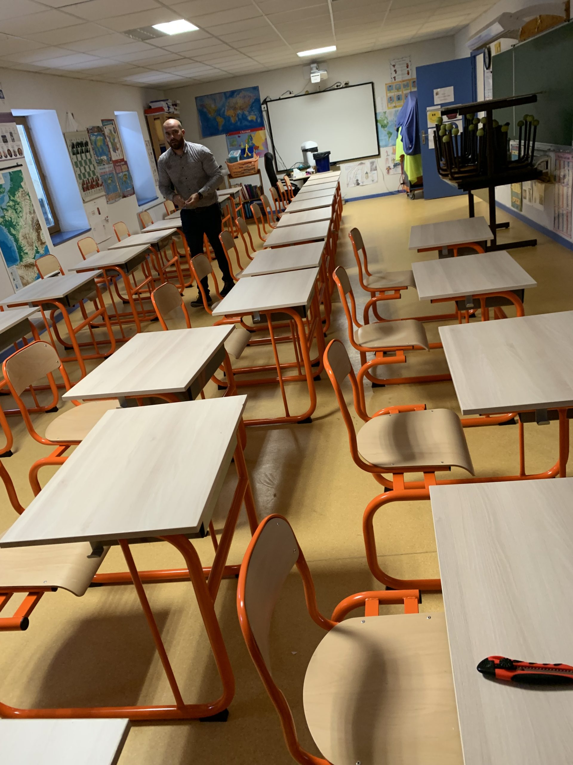 tables et chaises d'école