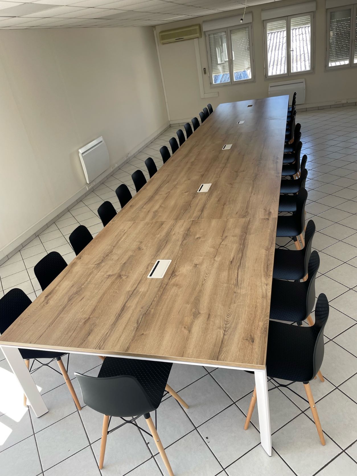 table de réunion en bois